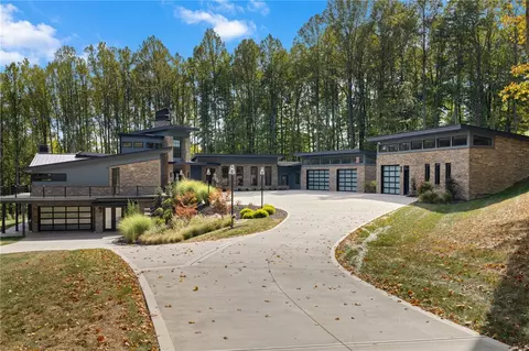 Exterior - 809 Mount Pleasant Rd, Mars, PA 16046 photo 2 of 10