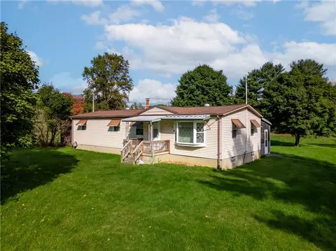 57 N Hope Mill Rd, Mercer, PA 16137