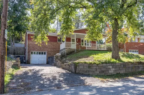 205 Parkedge Rd, Pittsburgh, PA 15220