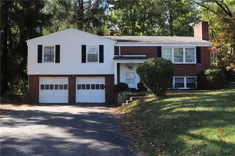 3327 Appel Rd, Bethel Park, PA 15102