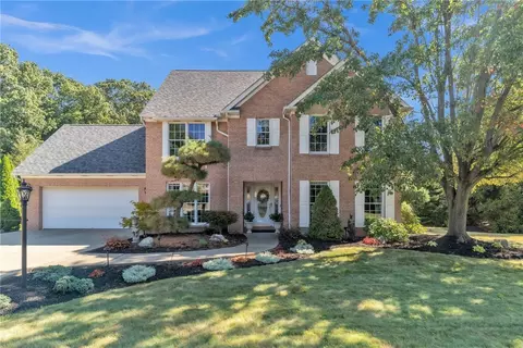 221 Deer Run Dr, Butler, PA 16001