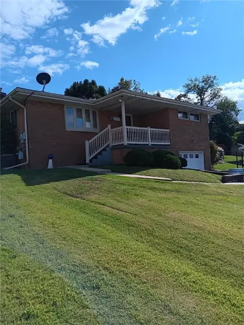 430 Hillcrest Dr, Latrobe, PA 15650