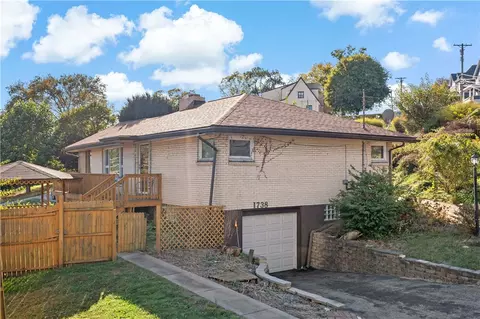 1738 Pleasant Ave, West Mifflin, PA 15122