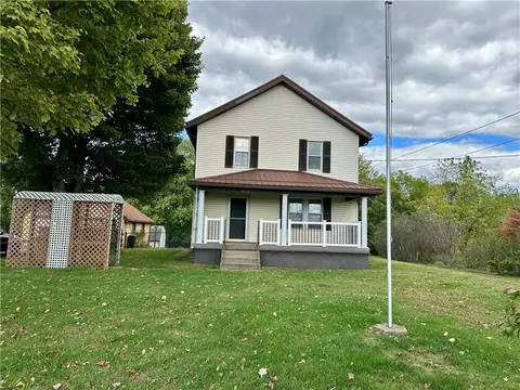 3043 Old Route 422, Fenelton, PA 16034
