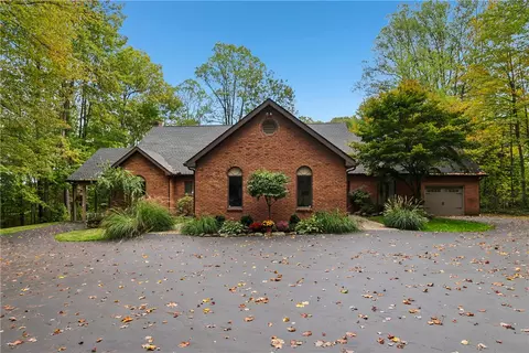 3394 Mercer Rd, New Castle, PA 16105
