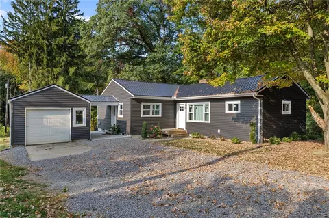 4305 Matthews Rd, Edinburg, PA 16116