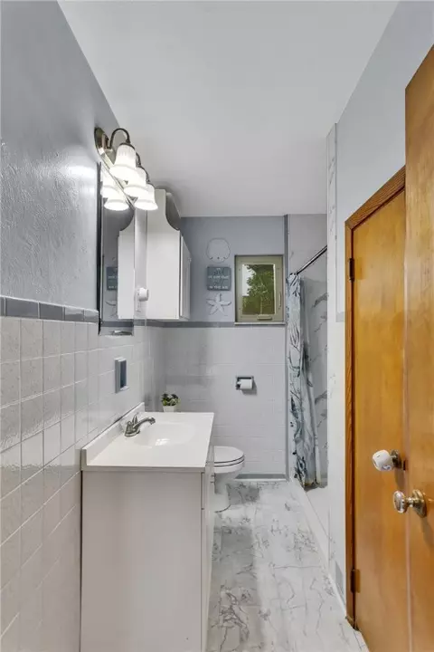 Bath - 106 Long Dr, Irwin, PA 15642 photo 4 of 4