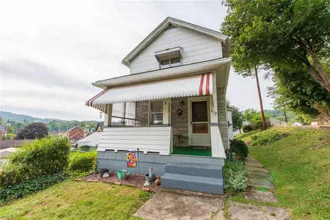 419 Vandergrift Ln, East Vandergrift, PA 15629