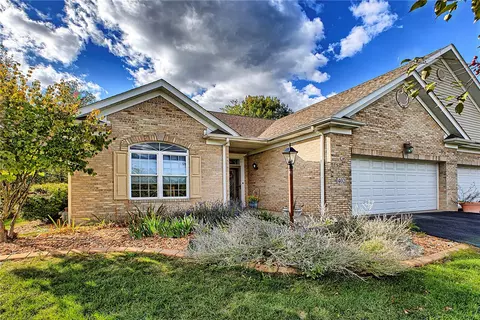 402 S Shenandoah Dr, Latrobe, PA 15650