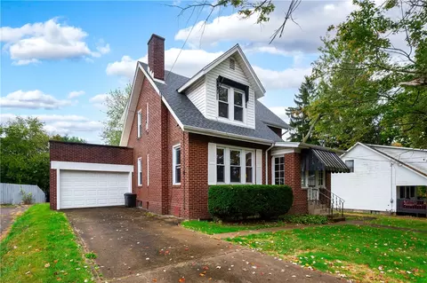 210 Homewood Dr, Butler, PA 16001