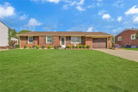 130 Columbia Dr, Aliquippa, PA 15001