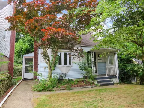 344 Iroquois Dr, New Kensington, PA 15068