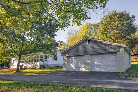 3041 Riverside, Claridge, PA 15623