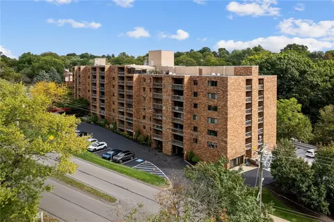 1500 Cochran Rd #412, Pittsburgh, PA 15243