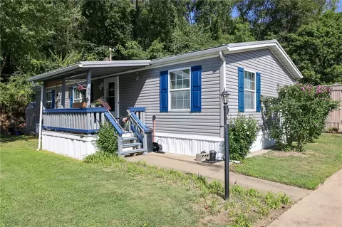 90 Hidden Valley Dr, Finleyville, PA 15332