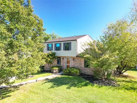 3305 Laurel Dr, Glenshaw, PA 15116
