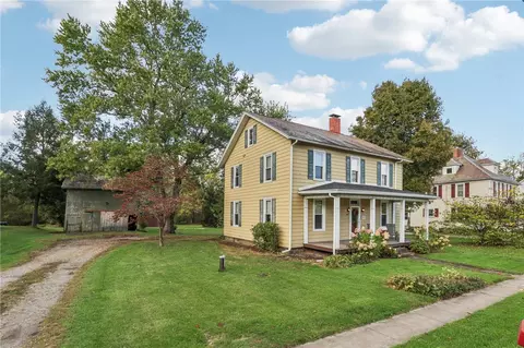 4167 Edinburg Rd, New Castle, PA 16102