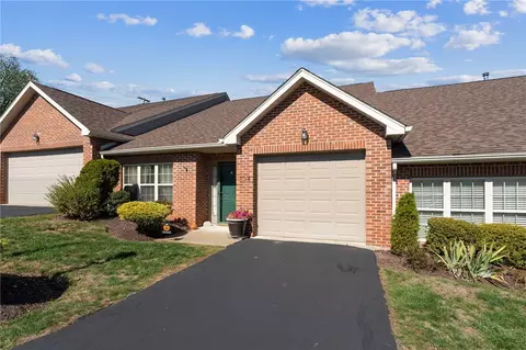 104 Willow Ln, Houston, PA 15342