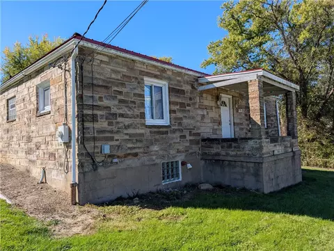 9701 Wilson St, Irwin, PA 15642