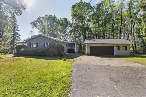 806 Yuma Trl, Mercer, PA 16137