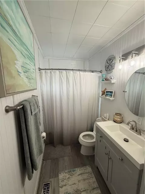 Bath - 10748 Crestview, Irwin, PA 15642 photo 2 of 2