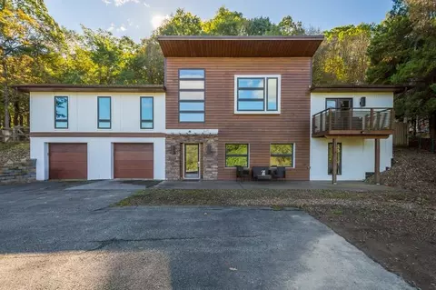 1645 Pegher Ln, Sewickley, PA 15143