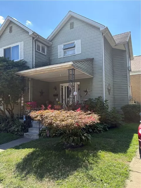 92 Walnut St, Natrona Heights, PA 15065