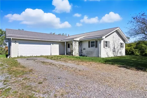 92 Summit Rd, Reynoldsville, PA 15851