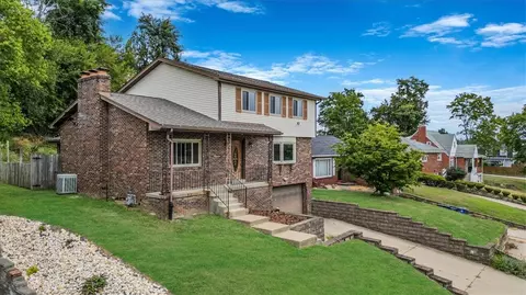 956 Lessing St, Pittsburgh, PA 15220