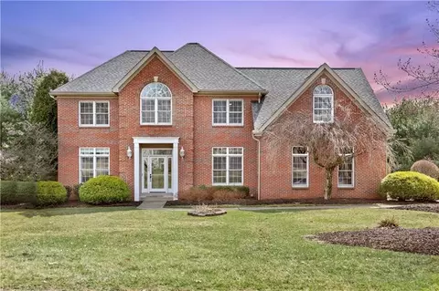 120 Hidden Oak Dr, Mars, PA 16046