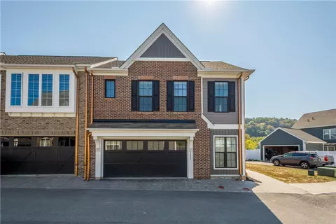 2005 Pitcote Ln, Bridgeville, PA 15017