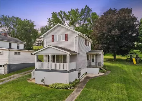 704 Redwood Dr, Mcdonald, PA 15057