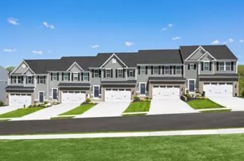 127 Olivia Dr, Eighty Four, PA 15330