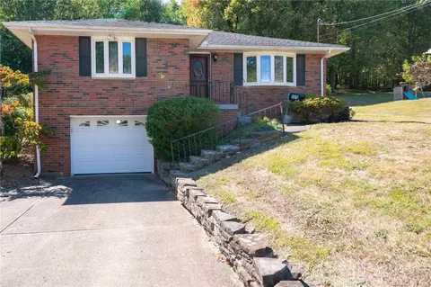 1370 Lincoln Dr, Monaca, PA 15061