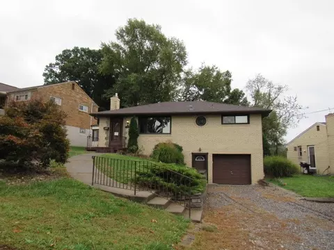 1963 Worcester Dr, Pittsburgh, PA 15243