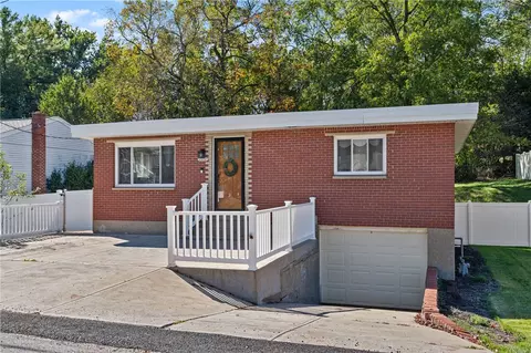 1524 Roosevelt Ave, South Park, PA 15129