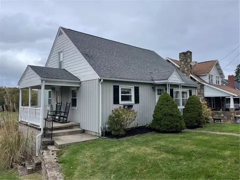 449 N Market St, Ligonier, PA 15658