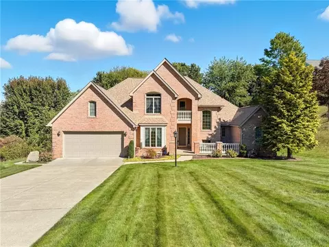 2431 Woodland Hills Dr, New Castle, PA 16101