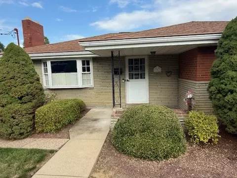 201 Orchard Park Dr, Bethel Park, PA 15102