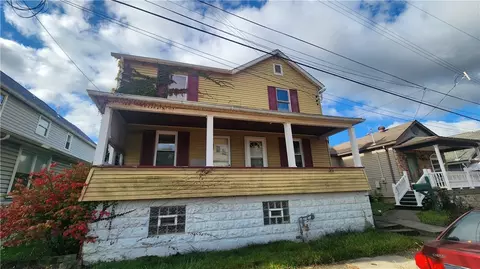 517 Sycamore St, Vandergrift, PA 15690