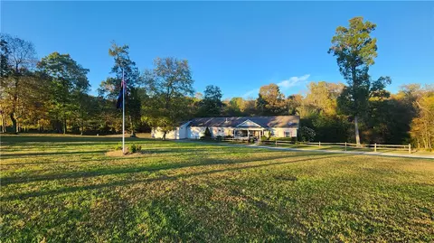 1179 School Rd, Leechburg, PA 15656