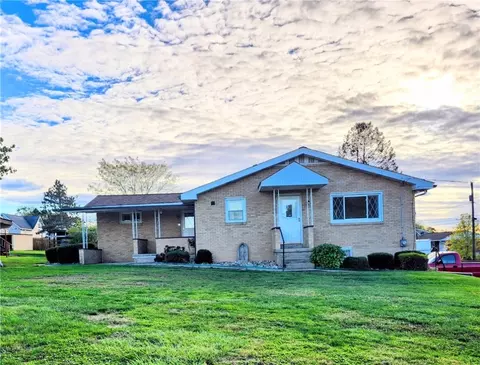 417 Traction Ave, Derry, PA 15627