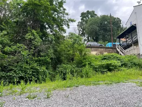 2415 S 18th St, Pittsburgh, PA 15210