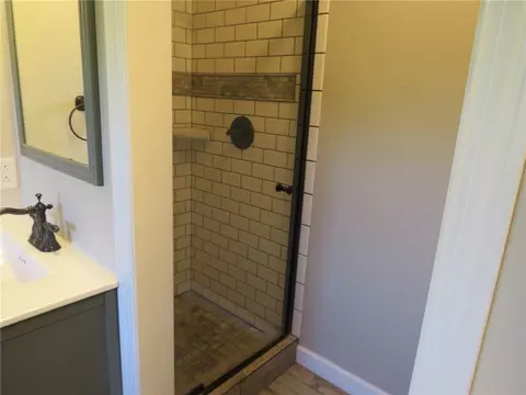 Bath - 6755 Mars Crider Rd, Seven Fields, PA 16046 photo 6 of 7