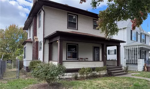 556 S Oakland Ave, Sharon, PA 16146