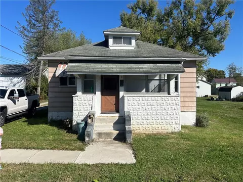 11 Gilmore Ave, Masontown, PA 15461