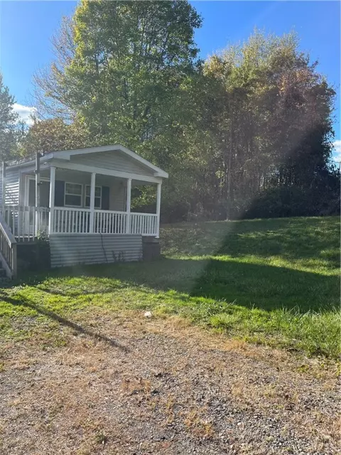 323 Aley Hill Rd, Beaver Falls, PA 15010