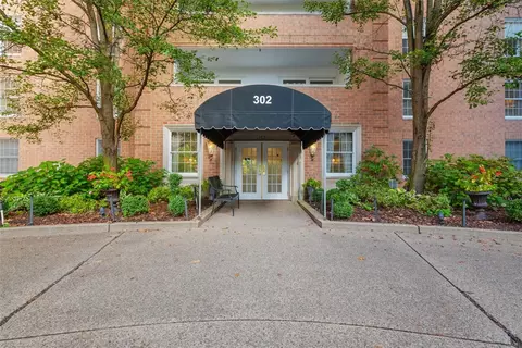 302 Fox Chapel Rd #613, Pittsburgh, PA 15238