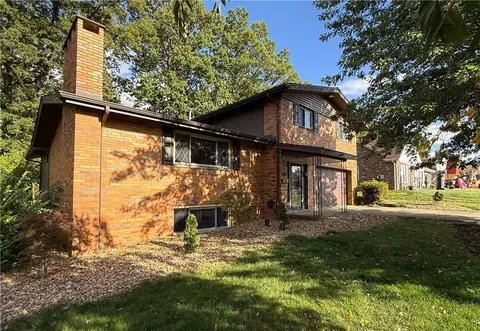 919 Sunset Dr, Greensburg, PA 15601