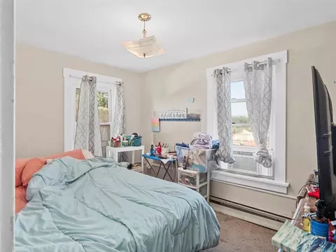 Bedroom - 1108 Walnut St, Monaca, PA 15061 photo 2 of 5
